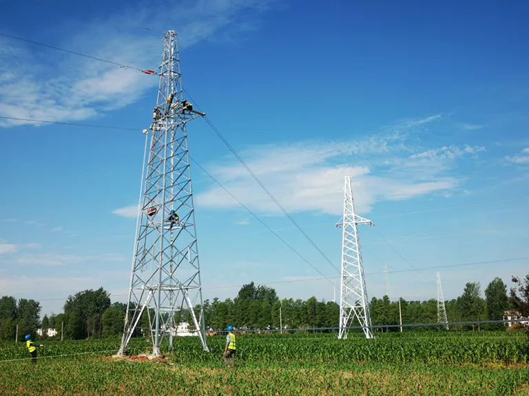 Solar / wind power plant